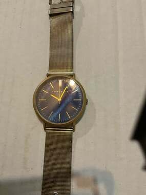 Perry Ellis PRY-111601 Gold-Tone Mesh Analog Wristwatch with Blue Dial